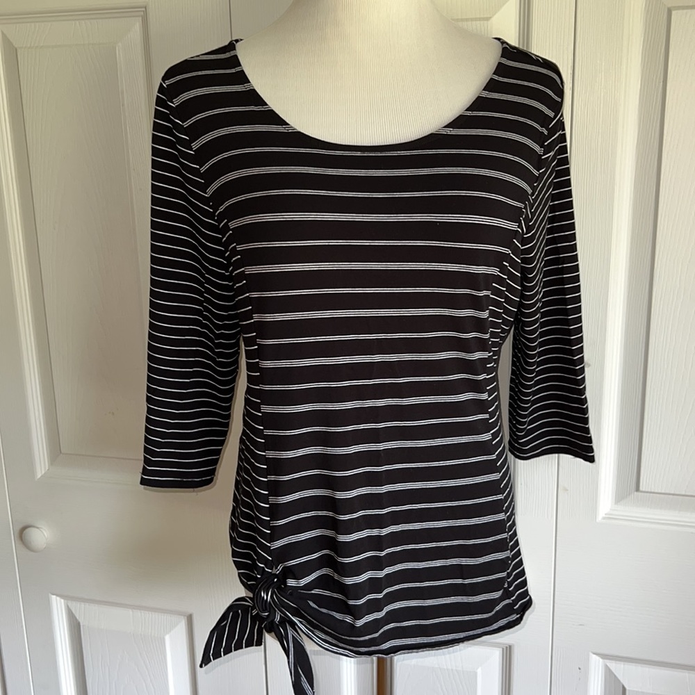 Habitat striped black and white rayon top, EUC. Size medium.
